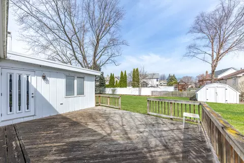 Exterior - 2021 Alschuler Dr, Aurora, IL 60506 photo 4 of 8