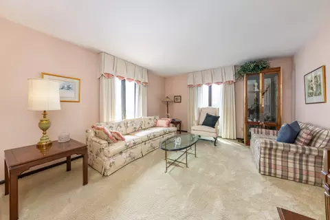 Living - 2021 Alschuler Dr, Aurora, IL 60506 photo 1 of 7