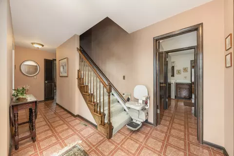 Entry Way - 2021 Alschuler Dr, Aurora, IL 60506 photo 1 of 2