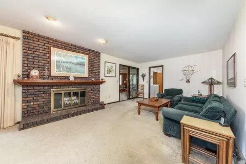 Living - 2021 Alschuler Dr, Aurora, IL 60506 photo 3 of 7