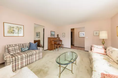 Living - 2021 Alschuler Dr, Aurora, IL 60506 photo 2 of 7