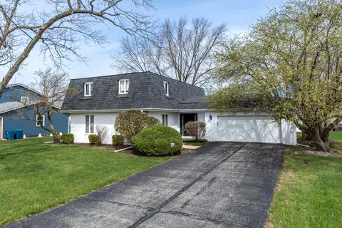 Exterior - 2021 Alschuler Dr, Aurora, IL 60506 photo 3 of 8
