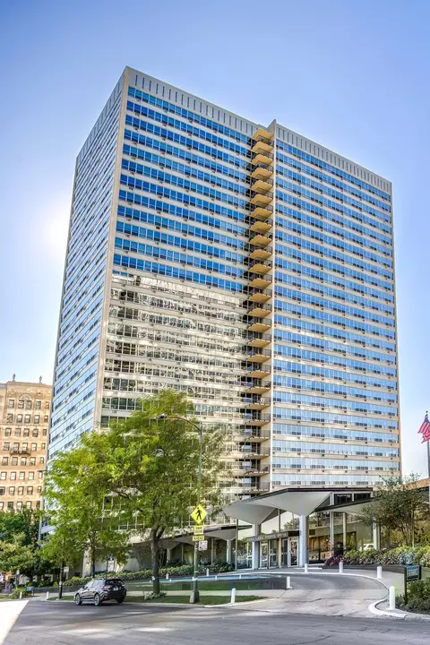 3550 N Lake Shore Dr #2224, Chicago, IL 60657