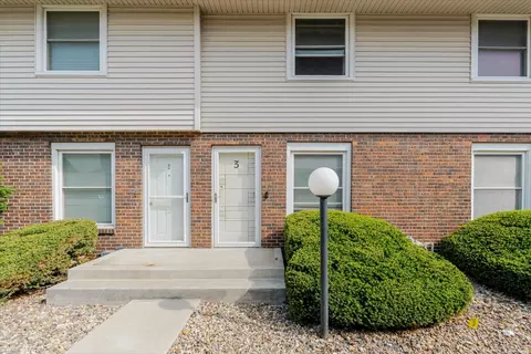 103 S Towanda Ave #3, Normal, IL 61761