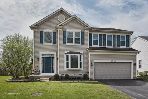 4560 Mackinac St, Lake In The Hills, IL 60156