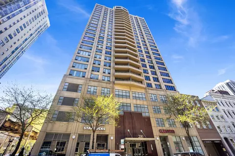 200 N Jefferson St #2301, Chicago, IL 60661
