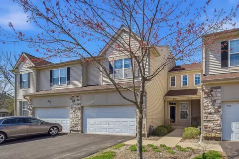 541 Shakespeare Dr, Grayslake, IL 60030