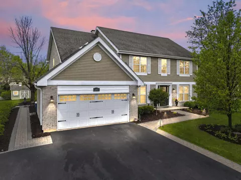 1455 Polo Dr, Bartlett, IL 60103