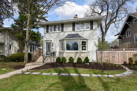 818 N Euclid Ave, Oak Park, IL 60302