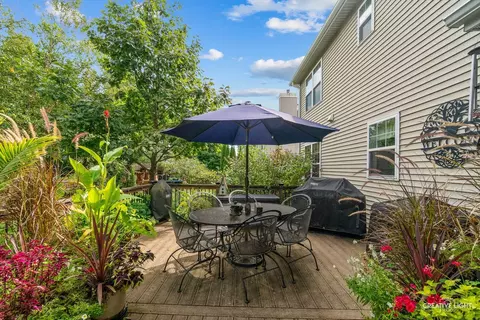 Exterior - 232 Loradale Rd, Oswego, IL 60543 photo 4 of 13