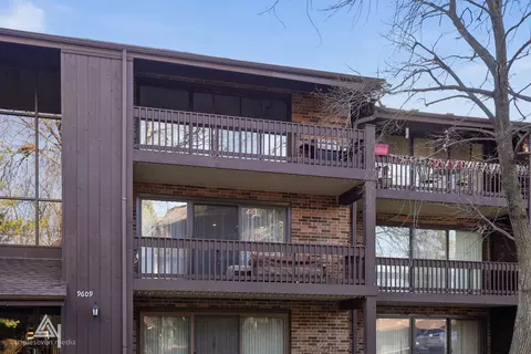 9609 Austin Ave #W3, Oak Lawn, IL 60453