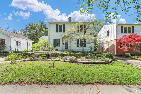 911 W Daniel St, Champaign, IL 61821