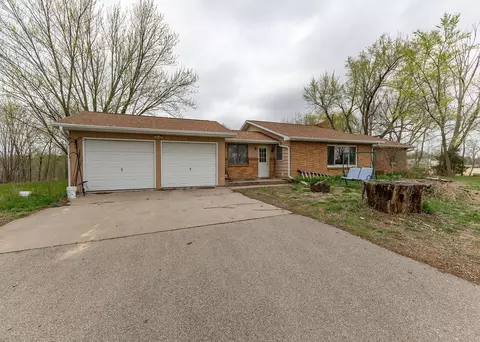 1502 Hwy 67, Camanche, IA 52730