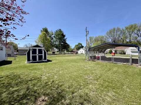 Exterior - 1409 S 14th St, Mattoon, IL 61938 photo 10 of 13