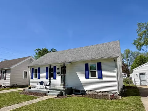 Exterior - 1409 S 14th St, Mattoon, IL 61938 photo 3 of 13