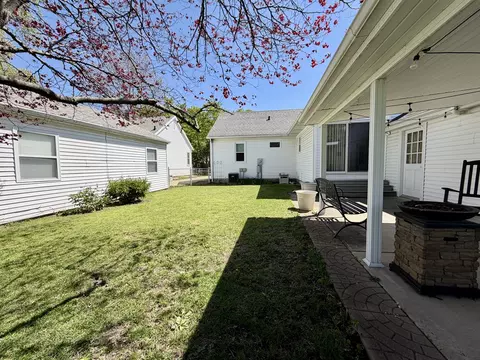 Exterior - 1409 S 14th St, Mattoon, IL 61938 photo 7 of 13