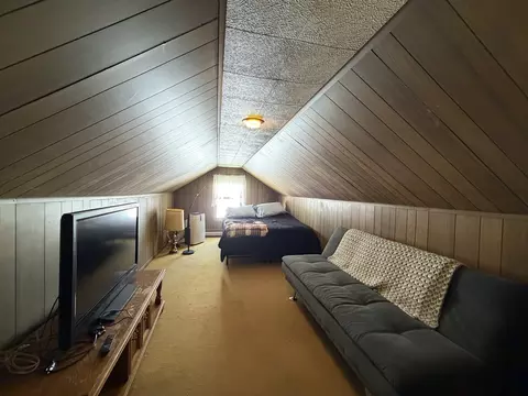 Bedroom - 1409 S 14th St, Mattoon, IL 61938 photo 5 of 6