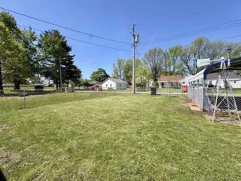 Exterior - 1409 S 14th St, Mattoon, IL 61938 photo 9 of 13