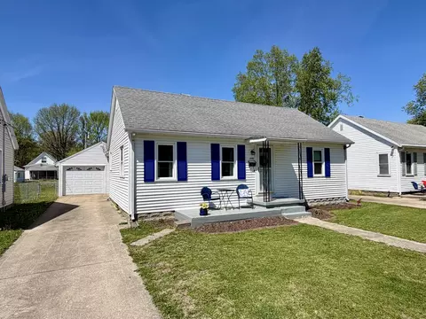 1409 S 14th St, Mattoon, IL 61938