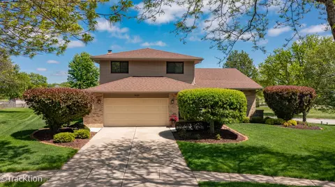 7635 Wilton Ct, Darien, IL 60561