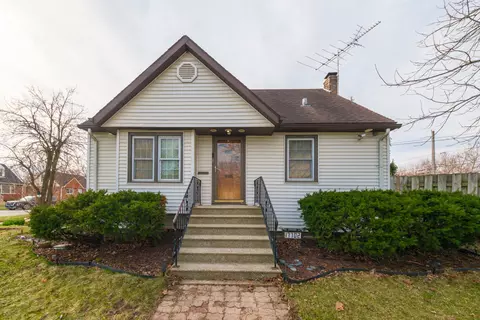 17702 Community St, Lansing, IL 60438
