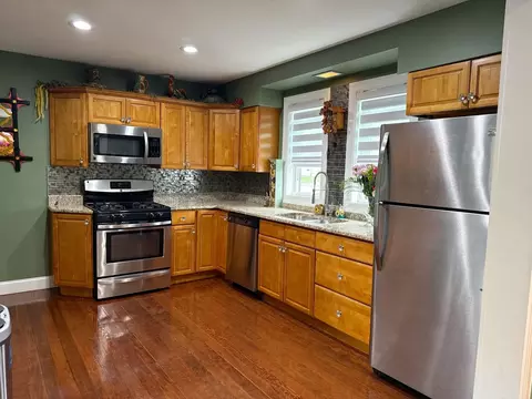 Kitchen - 121 N Marion Ave, Bartlett, IL 60103 photo 1 of 5