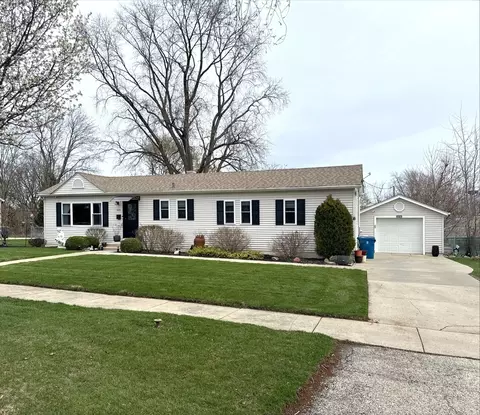 121 N Marion Ave, Bartlett, IL 60103