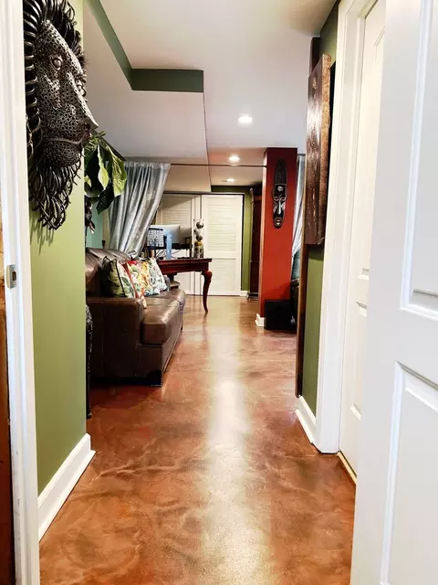 Entry Way - 121 N Marion Ave, Bartlett, IL 60103 photo 3 of 3