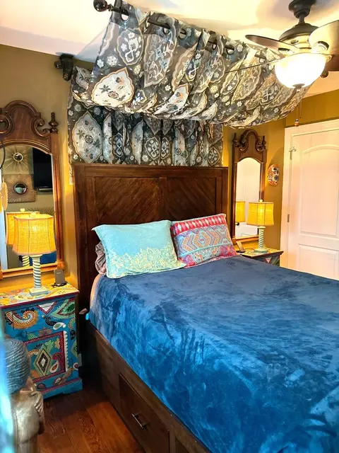 Bedroom - 121 N Marion Ave, Bartlett, IL 60103 photo 1 of 6