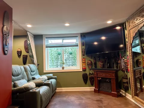 Living - 121 N Marion Ave, Bartlett, IL 60103 photo 9 of 9