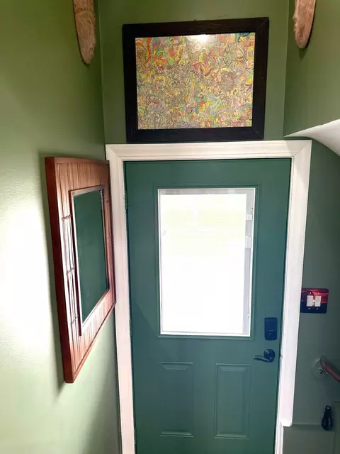 Entry Way - 121 N Marion Ave, Bartlett, IL 60103 photo 2 of 3