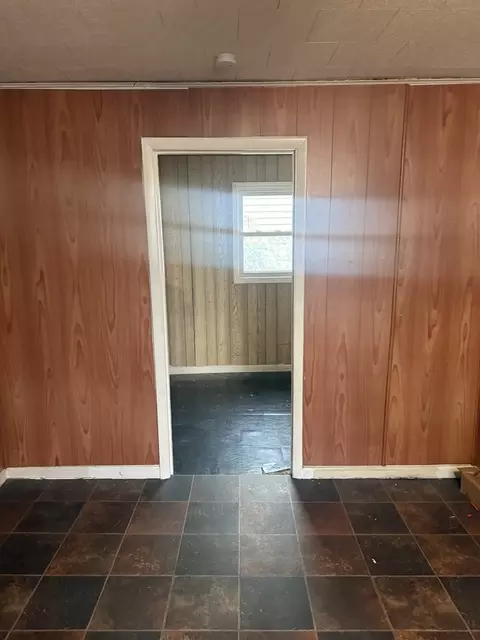 Entry Way - 312 E 11th St, Georgetown, IL 61846 photo 2 of 2