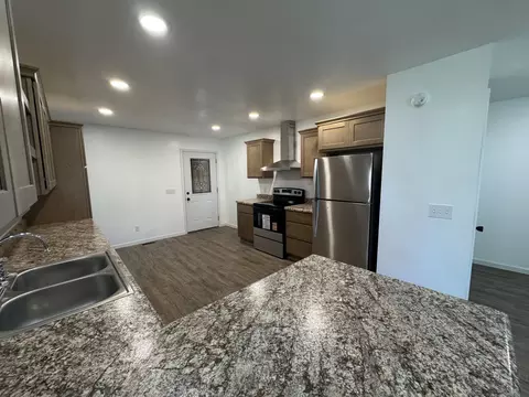 Kitchen - 750 W 3rd St, Flora, IL 62839 photo 5 of 5