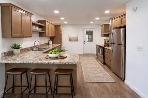 Kitchen - 750 W 3rd St, Flora, IL 62839 photo 2 of 5