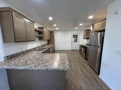 Kitchen - 750 W 3rd St, Flora, IL 62839 photo 1 of 5