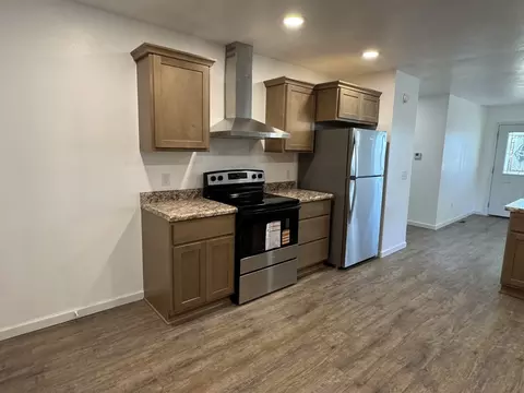 Kitchen - 750 W 3rd St, Flora, IL 62839 photo 4 of 5