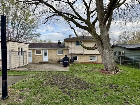 Exterior - 1204 E 19th St, Sterling, IL 61081 photo 2 of 4
