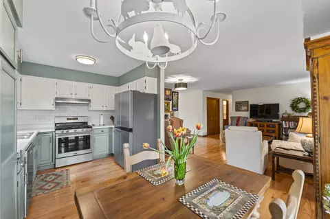 Kitchen - 815 Carriage Dr, Algonquin, IL 60102 photo 3 of 3