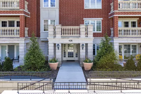 626 Homewood Ave #405, Highland Park, IL 60035