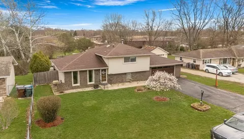 19727 Greenview Ave, Mokena, IL 60448