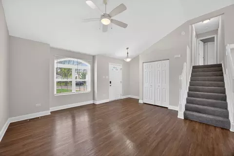 Living - 1500 Green Trails Dr, Plainfield, IL 60586 photo 4 of 7