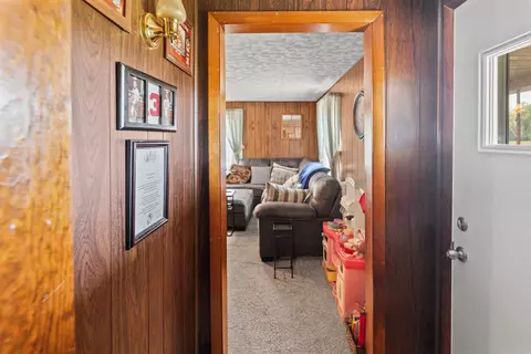 Entry Way - 1140 Race Track Rd, Centralia, IL 62801 photo 6 of 6