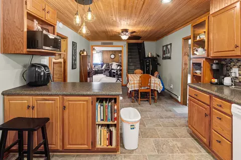 Entry Way - 1140 Race Track Rd, Centralia, IL 62801 photo 3 of 6