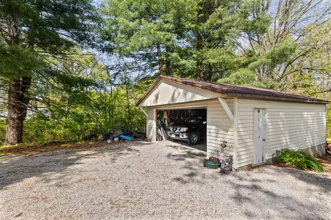 Exterior - 1140 Race Track Rd, Centralia, IL 62801 photo 8 of 9