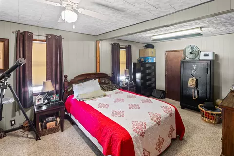 Bedroom - 1140 Race Track Rd, Centralia, IL 62801 photo 4 of 4