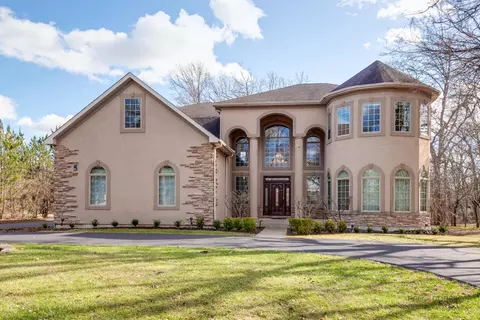 5 Cedar Ln, Lincolnshire, IL 60069