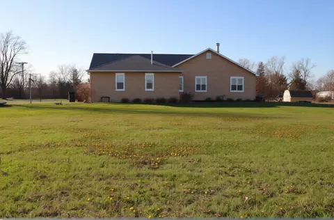 Exterior - 306 S Third St, Ashkum, IL 60911 photo 3 of 5