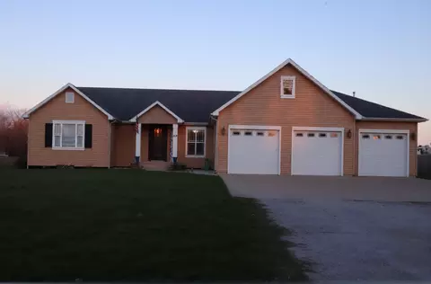 306 S Third St, Ashkum, IL 60911