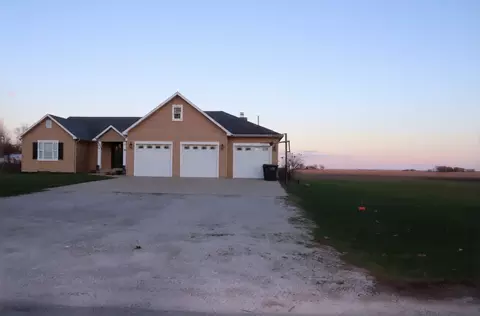 Exterior - 306 S Third St, Ashkum, IL 60911 photo 2 of 5