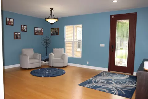 Entry Way - 306 S Third St, Ashkum, IL 60911 photo 1 of 2